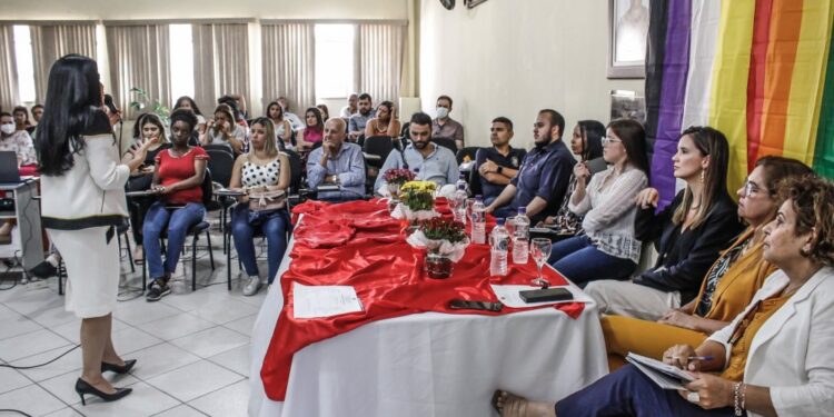 Educação de Barra do Pirai e Defensoria Pública promovem capacitação acerca de tema LGBTQI+