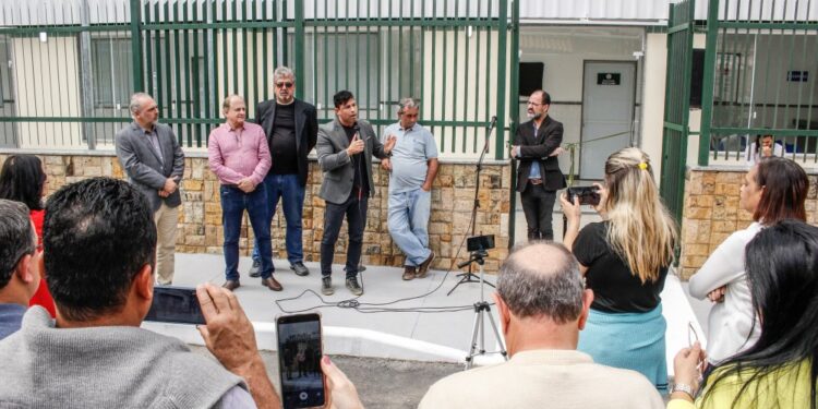 Prefeito Mario Esteves inaugura ESF em Ipiabas