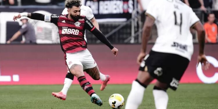 Corinthians x Flamengo. Fonte: AGIF