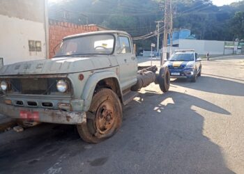Carros abandonados Volta Redonda