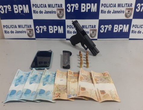 Homem é preso por receptação e posse de arma após sofrer acidente em Resende