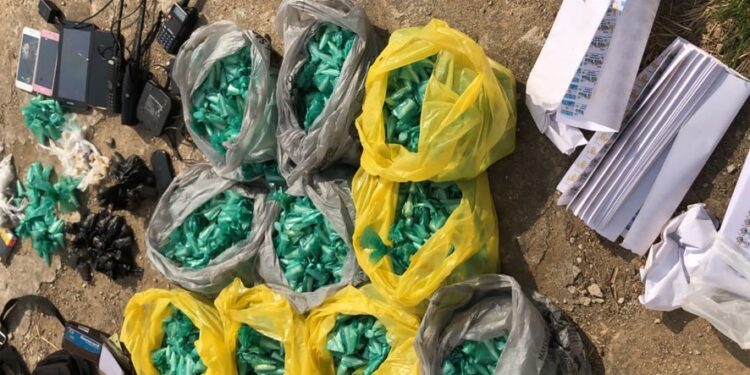 Após troca de tiros, PM prende seis suspeitos no bairro Três Poços