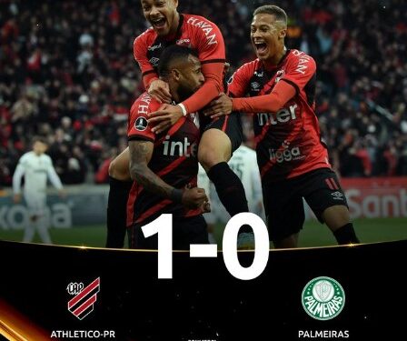 Athletico bate Palmeiras e fica a um empate da final da Libertadores