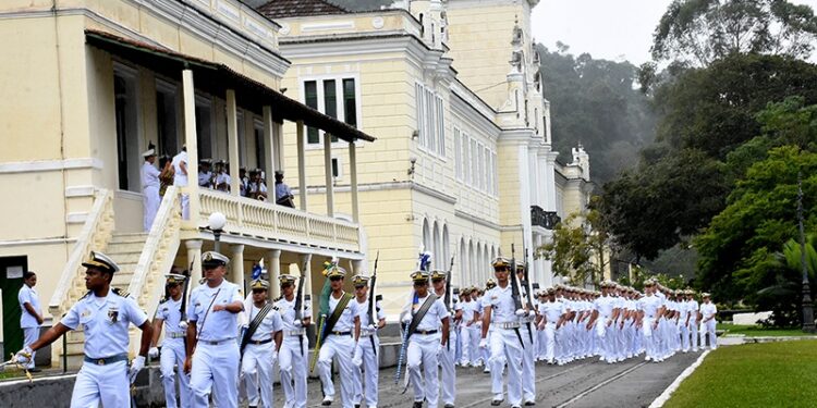 Colégio Naval de Angra dos Reis comemora 71 anos de fundação