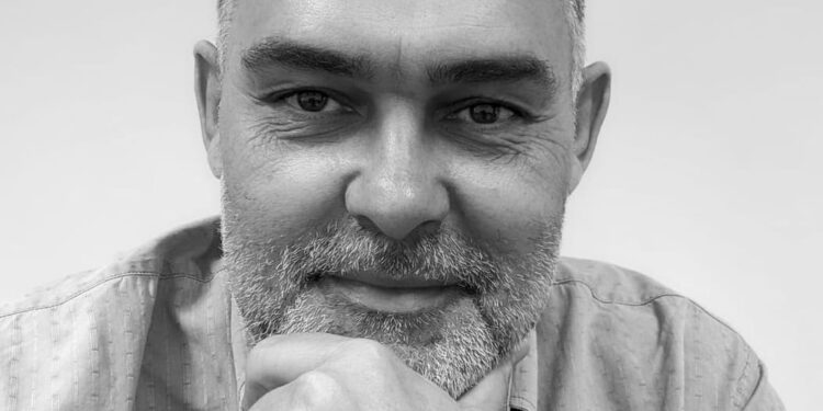 Morre o jornalista Helton Fraga, aos 55 anos
