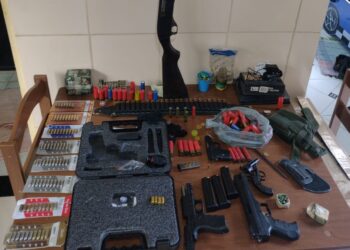 PM apreende grande quantidade de armas em Vassouras