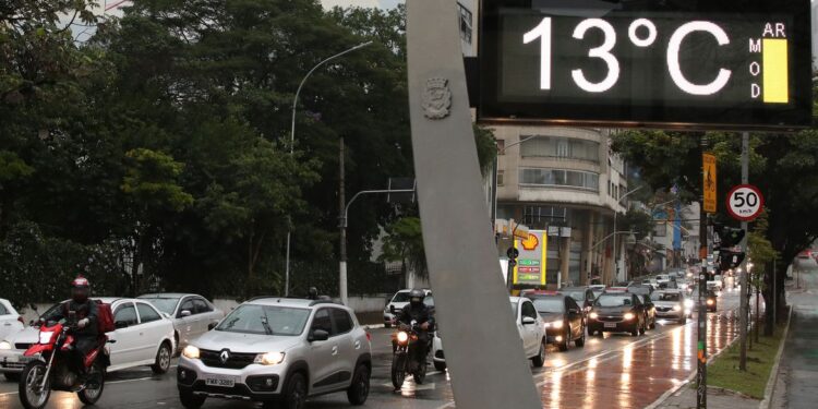 Nova massa de ar frio derrubará temperaturas em várias regiões do país