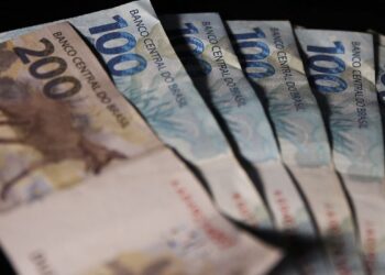 Beneficiários com NIS final 3 recebem hoje Auxílio Brasil