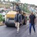 Mario Esteves vistoria obras no Morro do Gama