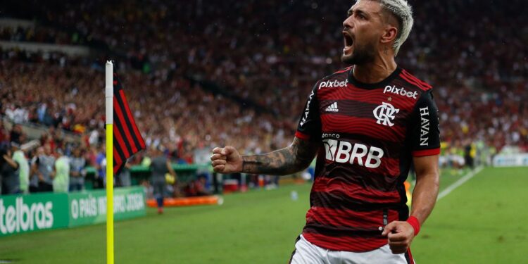 Copa do Brasil: Flamengo derrota São Paulo no Maracanã e chega à final