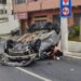 Motorista fica ferido após capotamento na Praia do Anil