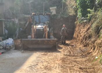 Polícia Ambiental encontra máquinas operando sem licença no bairro Vista Alegre