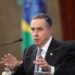 STF: Barroso suspende novo piso salarial da enfermagem