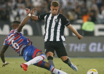 Botafogo quer encerrar jejum no Brasileiro contra embalado Fortaleza