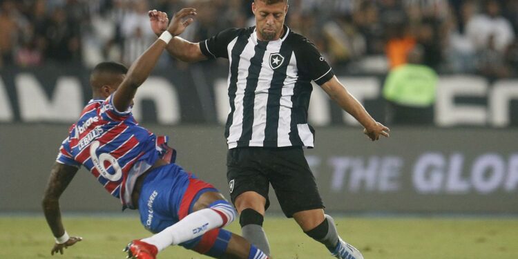 Botafogo quer encerrar jejum no Brasileiro contra embalado Fortaleza