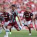 Fluminense bate Flamengo em jogo marcado por cinco expulsões