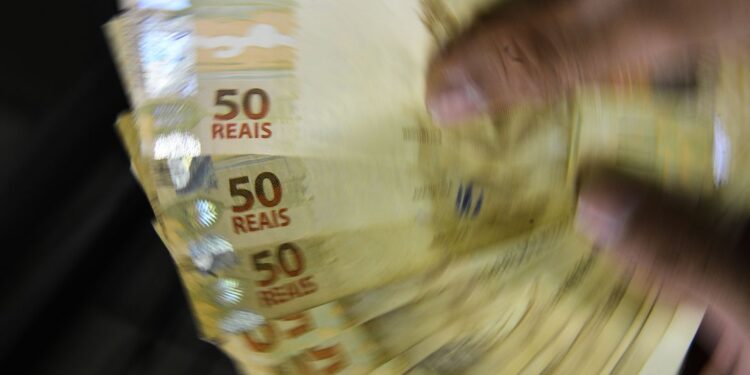 TSE identifica R$ 605 milhões em transações suspeitas de campanhas