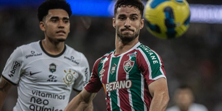 Fluminense e Corinthians se enfrentam pelo Brasileirão