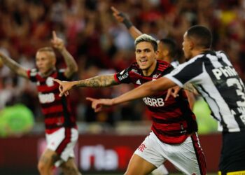 Com time alternativo, Flamengo vence Santos pelo Campeonato Brasileiro