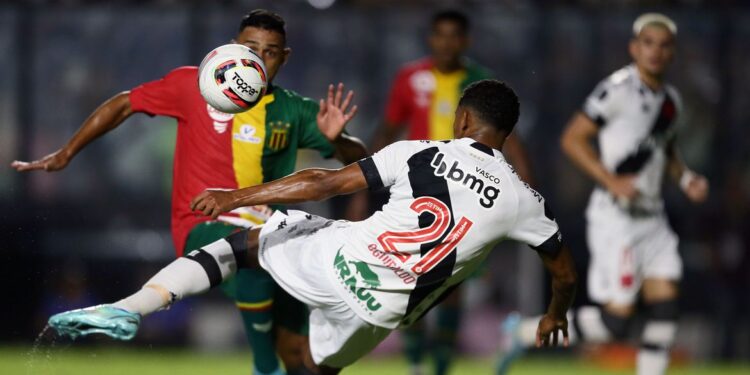 Vasco perde para Sampaio Corrêa e desperdiça chance de garantir acesso à Série A
