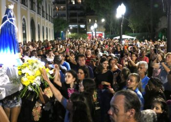 Barra Mansa: cinco mil fiéis comemoram Dia de Nossa Senhora Aparecida