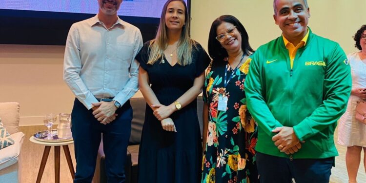 Vereadora Rayane Braga se reúne com ministros durante evento no Unifoa