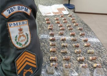 Traficantes fogem da PM e abandonam carga de drogas no Santa Inês