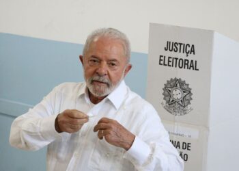 Com um país dividido, Lula é eleito para o 3º mandato de presidente da República