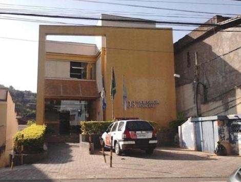 Foragida da Justiça de Minas Gerais é presa por roubo em Paraíba do Sul