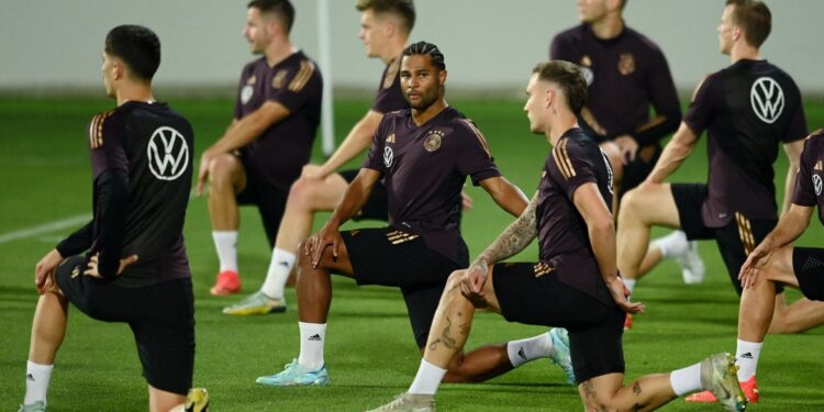 Clássico entre Alemanha e Espanha é o destaque de domingo