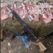 Angra: Polícia Militar encontra fuzil 556, pistola e drogas com traficantes atingidos em troca de tiros