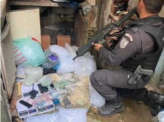 PM prende um e apreende grande quantidade de cocaína e crack no Bom Pastor