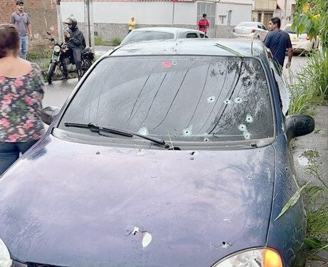 Corsa é alvejado no Santo Agostinho