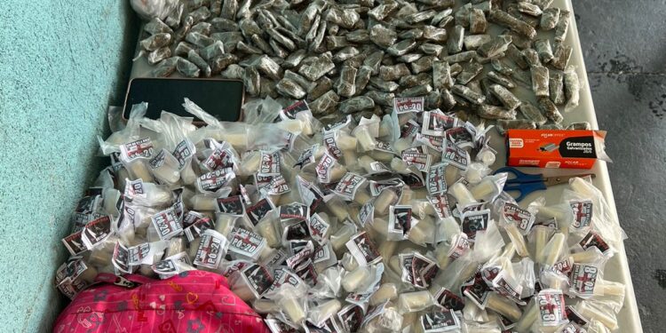 Homem é preso com grande quantidade de drogas em Volta Redonda