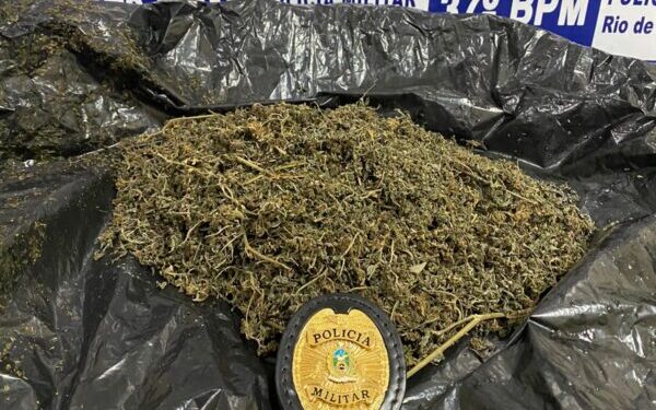 Polícia apreende menor de idade em posse de maconha no Jardim Primavera, em Resende