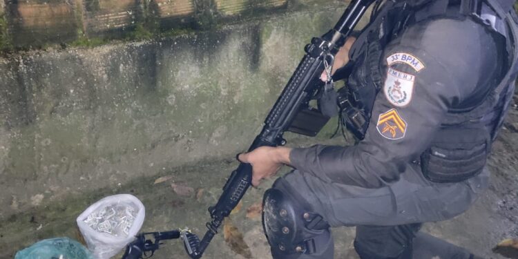 Homem é morto após trocar tiros com a PM em Angra dos Reis