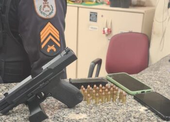 PM prende dois homens por porte ilegal de arma em Volta Redonda