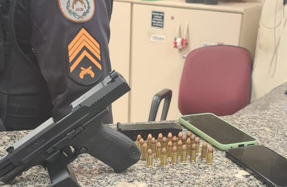 PM prende dois homens por porte ilegal de arma em Volta Redonda