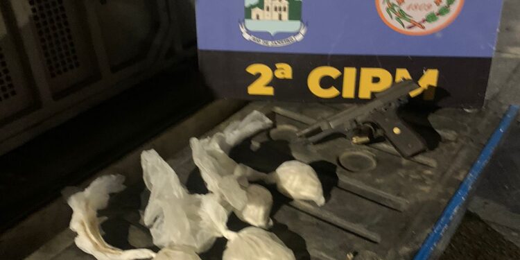 Homem é preso com drogas e arma de fogo em Paraty