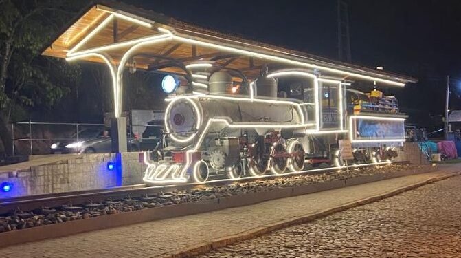 Natal Iluminado é atração em Conservatória, Valença