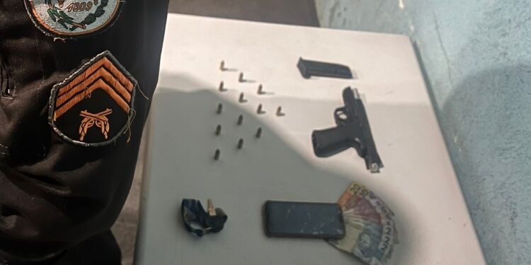 Três homens são presos com drogas e arma em Volta Redonda