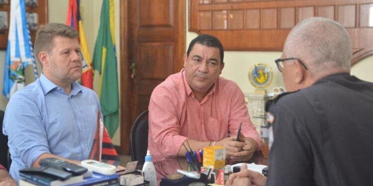 Segurança pública em Paraty é pauta de reunião entre Gustavo Tutuca, Coronel Henrique e Luciano Vidal