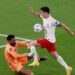 Lewandowski desencanta e Polônia espanta zebra saudita no Grupo C