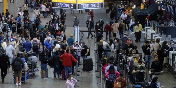 Aeronautas mantêm greve marcada para esta segunda-feira