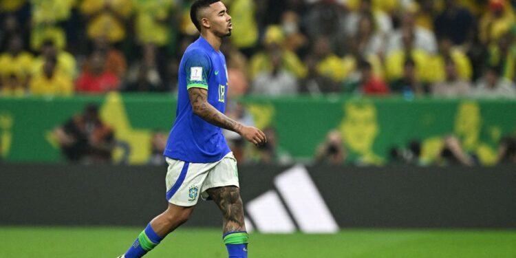 Após ser cortado da seleção, Gabriel Jesus opera joelho