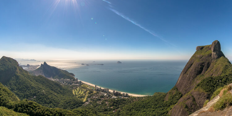 Grupo de Volta Redonda promove turismo para Pedra Bonita, no Rio de Janeiro