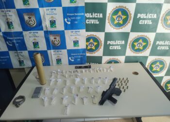 Homem é preso com pistola e pinos de cocaína em Barra do Piraí
