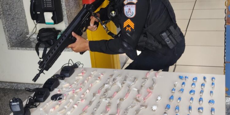 Homem é preso com grande quantidade de droga em Porto Real