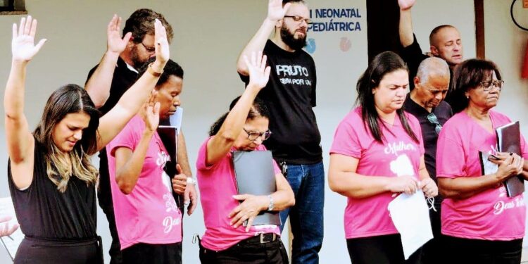Hospital Santa Cecília recebe Coral da Igreja Batista Em Monte Cristo para apresentação de Natal