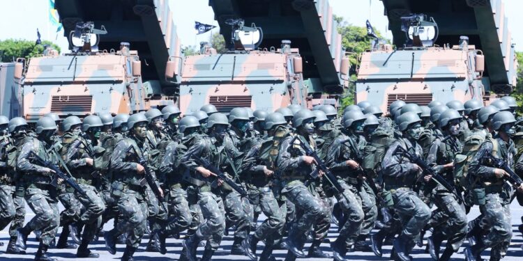 Troca de comando no Exército é oficializada e entra em vigor nesta sexta